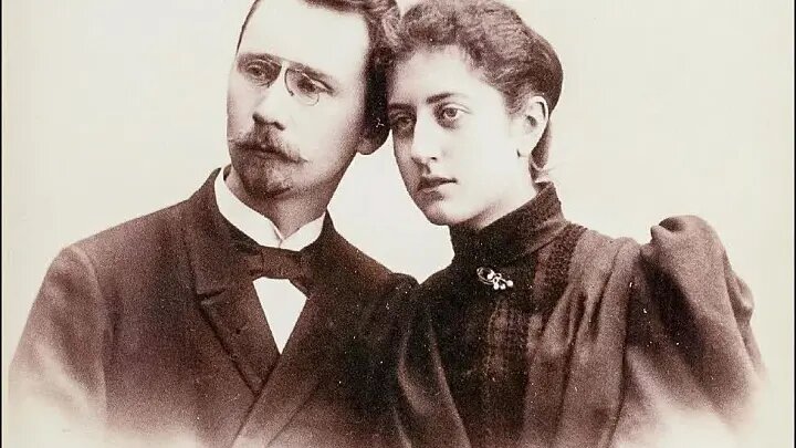 Родители Юрия - Вера Васильевна и Алексей Александрович Бахрушины.