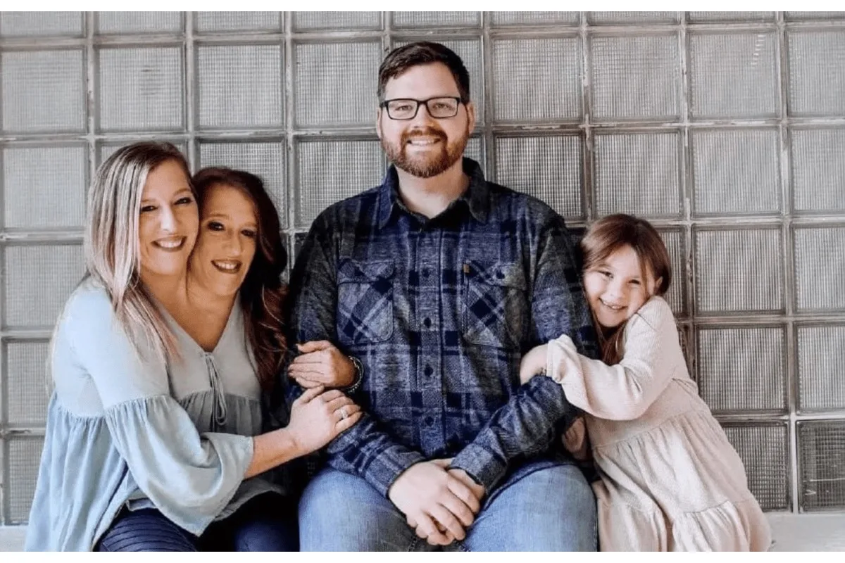 С мужем и его дочерью от первого брака