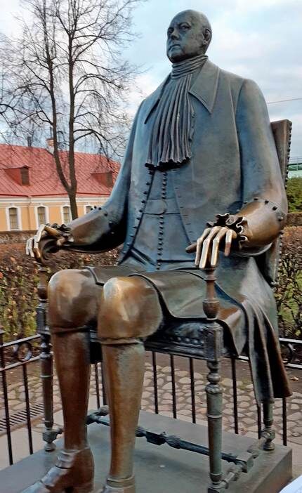 Памятник Петру 1 /фото из личного архива, 2018/