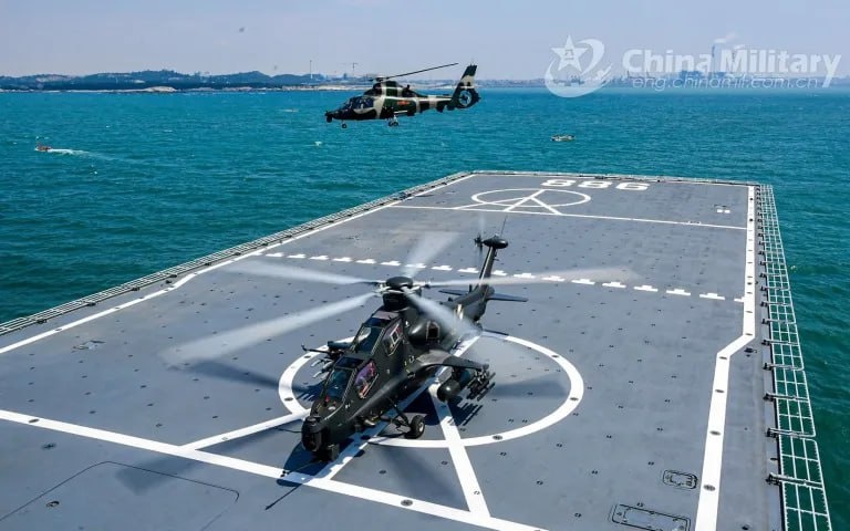 Новые ударные вертолеты Китая Z-10 смогут базироваться на десантных кораблях Type 075. Фото: CCTV