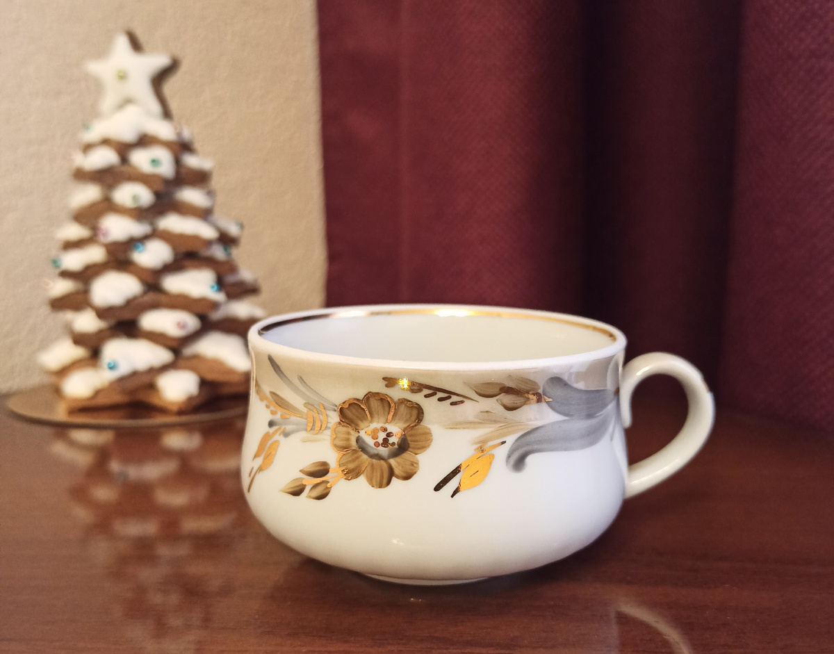 Рельеф не получился на фото). 