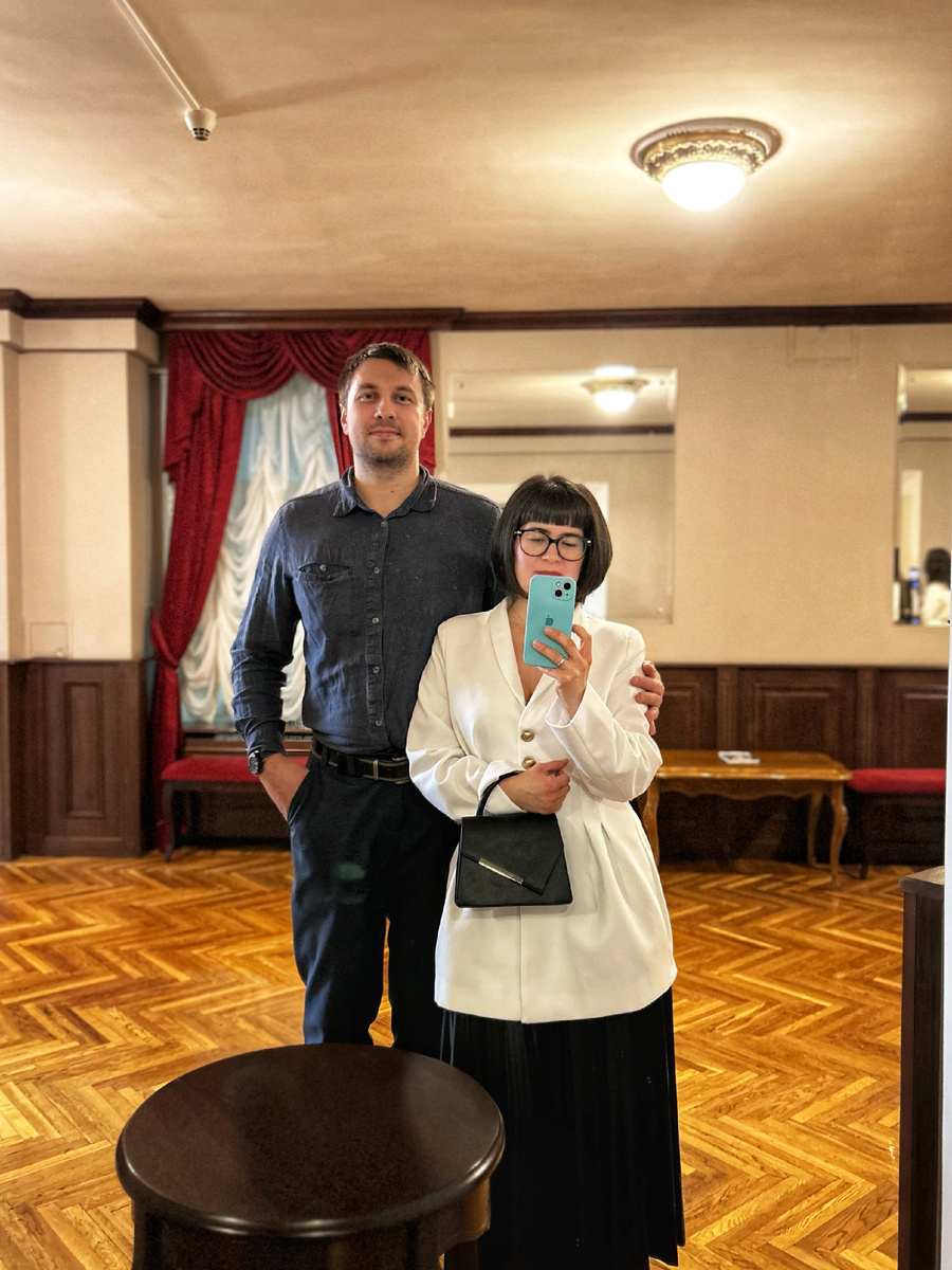 Фото автора. В антракте мюзикла Анна Каренина в театре оперетты на мой 38 день рождения