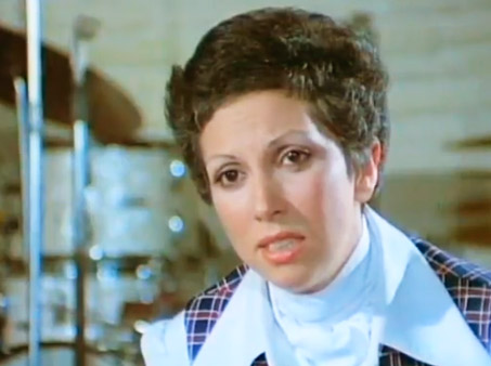 Кадр из фильма "Только она" взят для иллюстрации из  Яндекс Картинки.