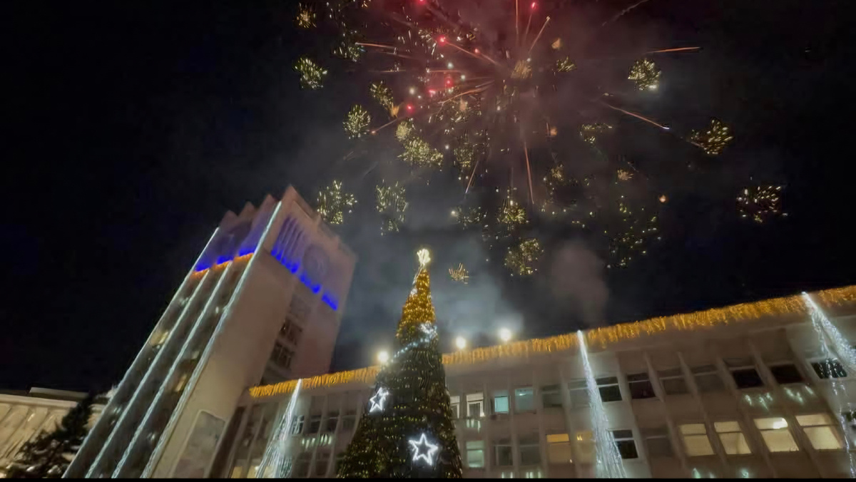  В Софии митинг - в Габрово фейерверки (фото с сайта Общины).