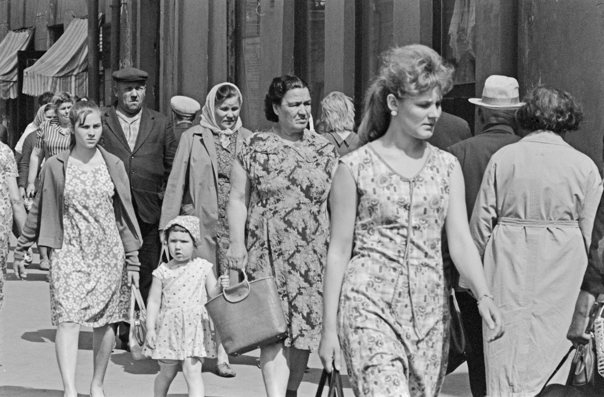 иркутяне на улице Урицкого в середине 60-ых: фото А.Г. Васильева