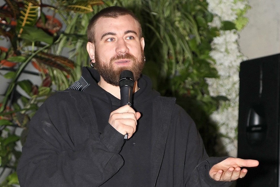    Стилист Николай Овечкин Лариса КУДРЯВЦЕВА/ЭГ