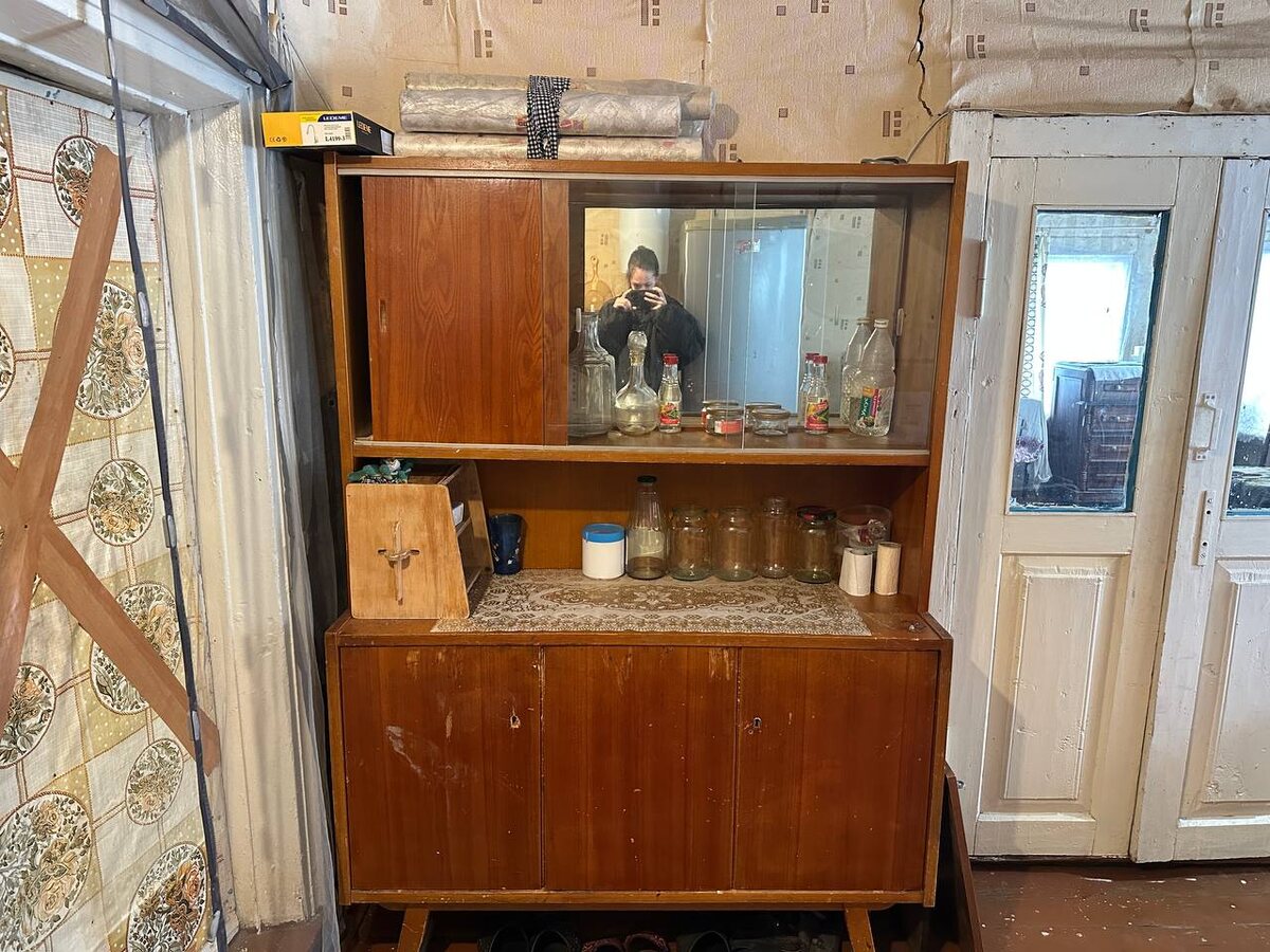 Зафиксировали "до", таким мы нашли этот предмет мебели в первый день в доме.