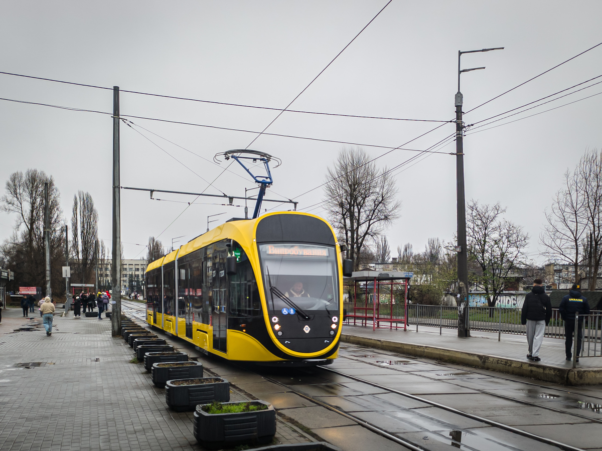 Вагон партии 2025 года с 4 дверьми, источник фото https://transphoto.org/photo/2211768, автор 