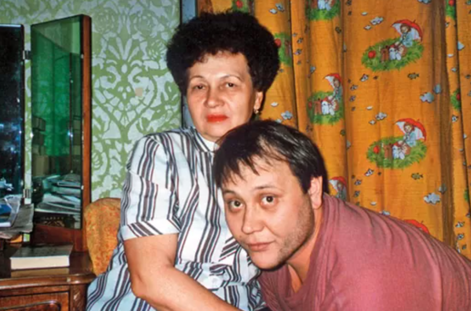 Юрий с мамой