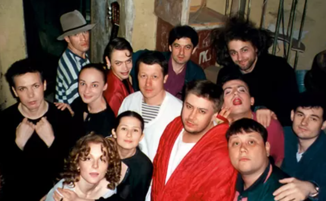 Юрий с коллегами по театру