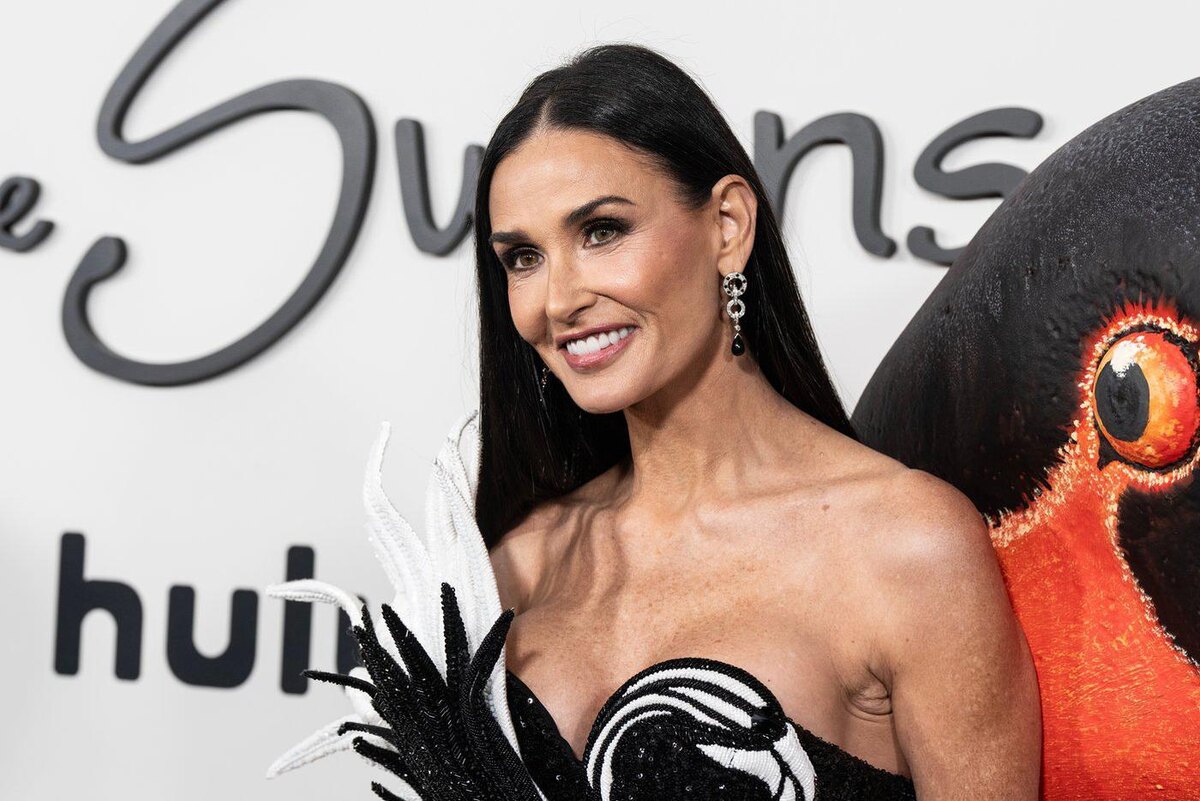 Исполнительница одной из главных ролей в сериале "Лэндмен" Деми Мур. ev radin / Shutterstock 