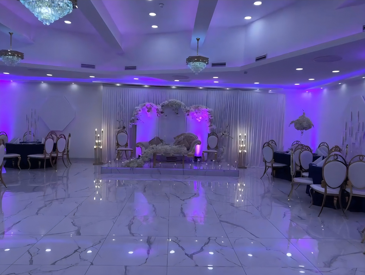 Новогодняя ночь будет проходить в большом зале