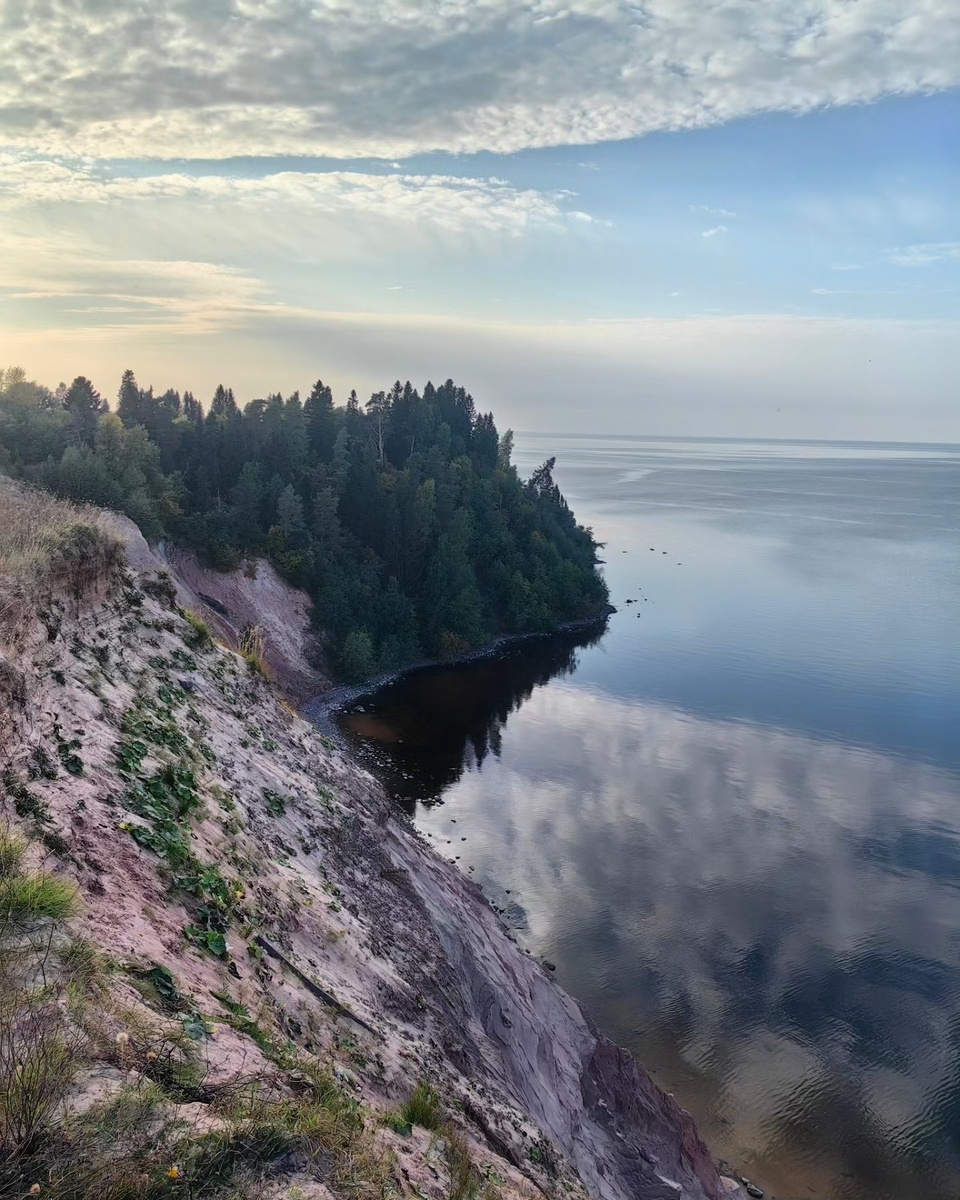 Вид на Онежское озеро с горы Андома.