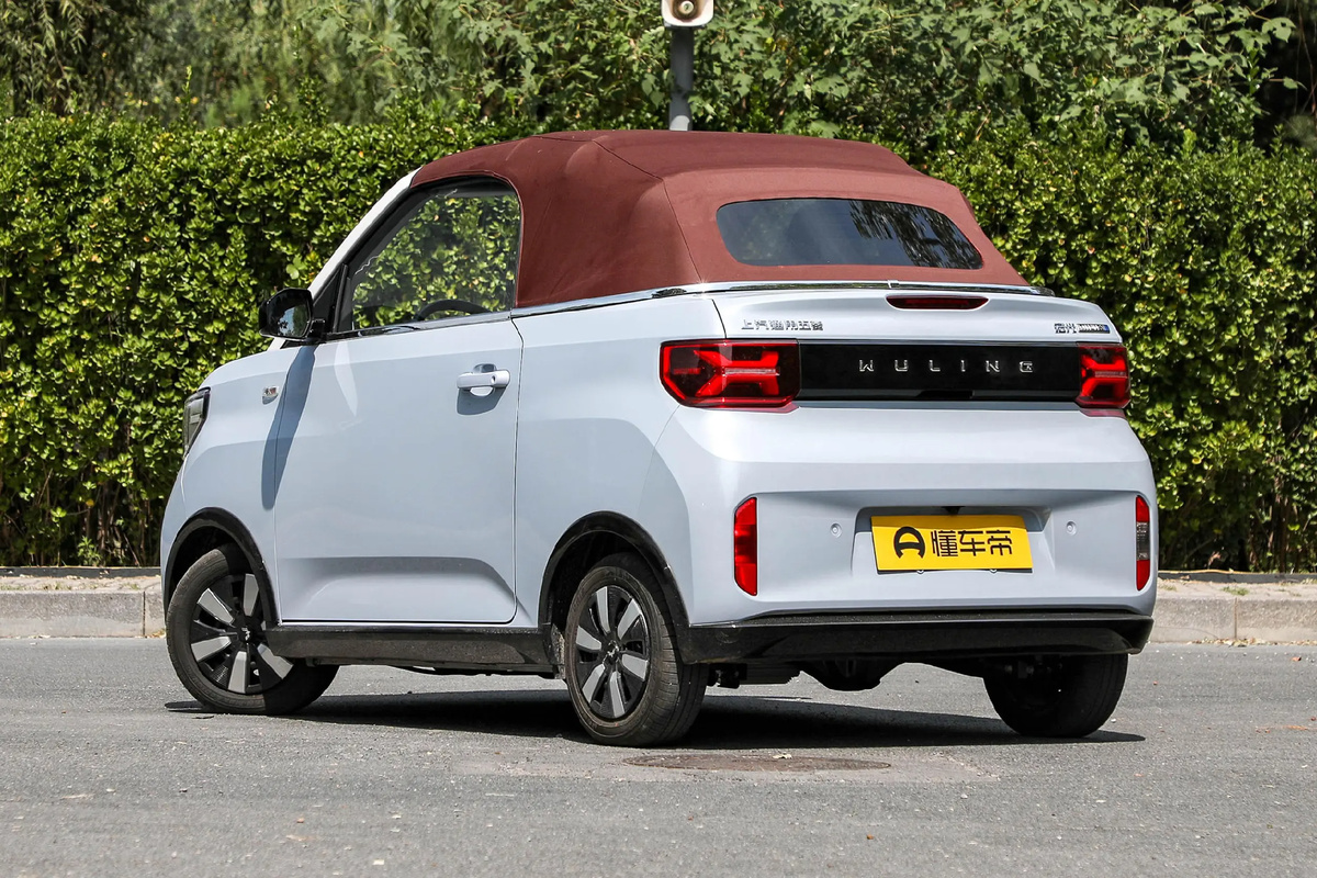 Wuling Hongguang MINI EV - один из самых компактных кабриолетов в мире