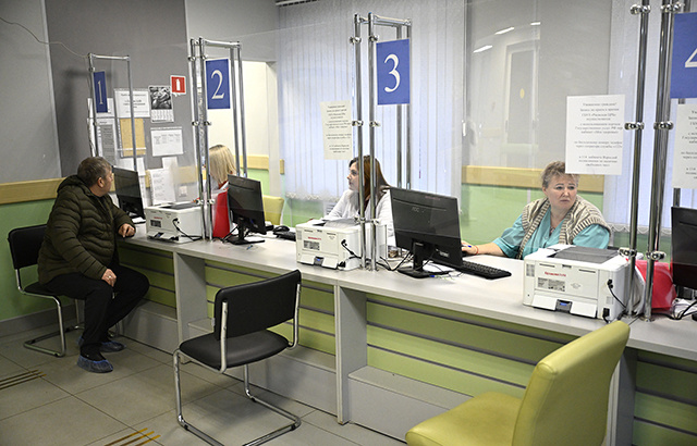 В Ржевской ЦРБ Тверской области трудится более 400 медработников