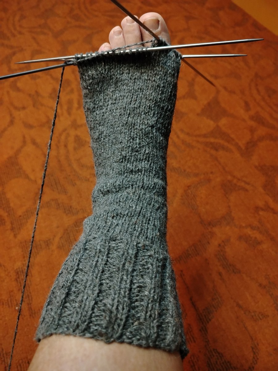 Через 17 см от пятки пора формировать мысок. 