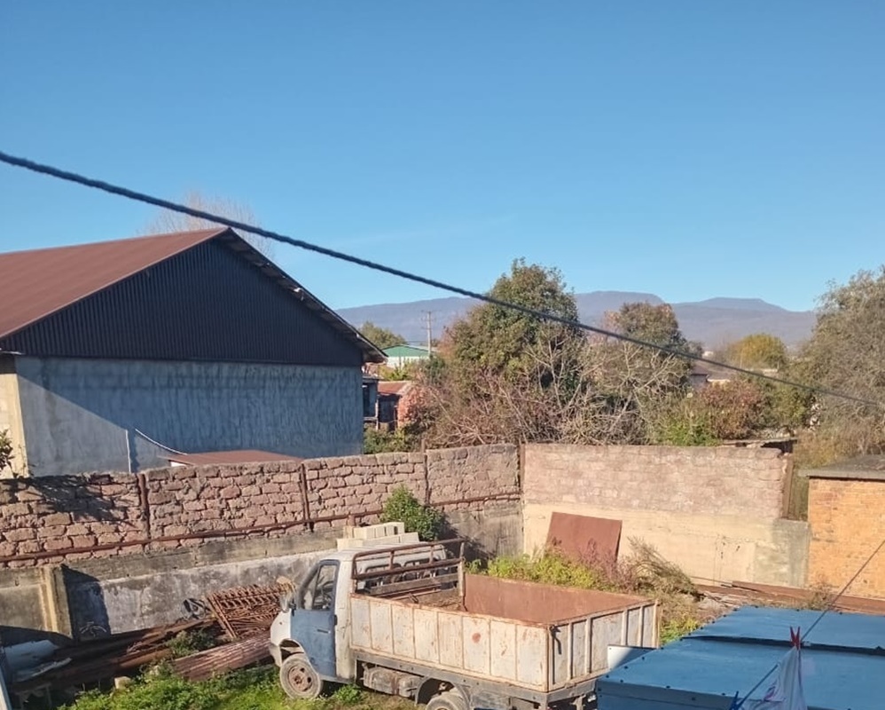 Вид на горы с балкона дома Беллы