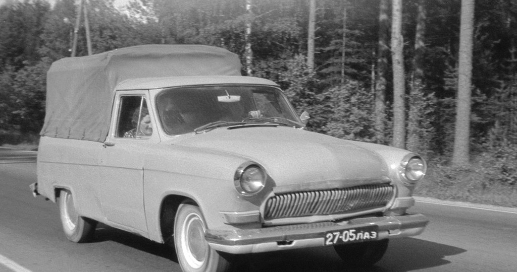 Делали себе в убыток: почему в СССР не хотели выпускать пикапы и развозные фургоны