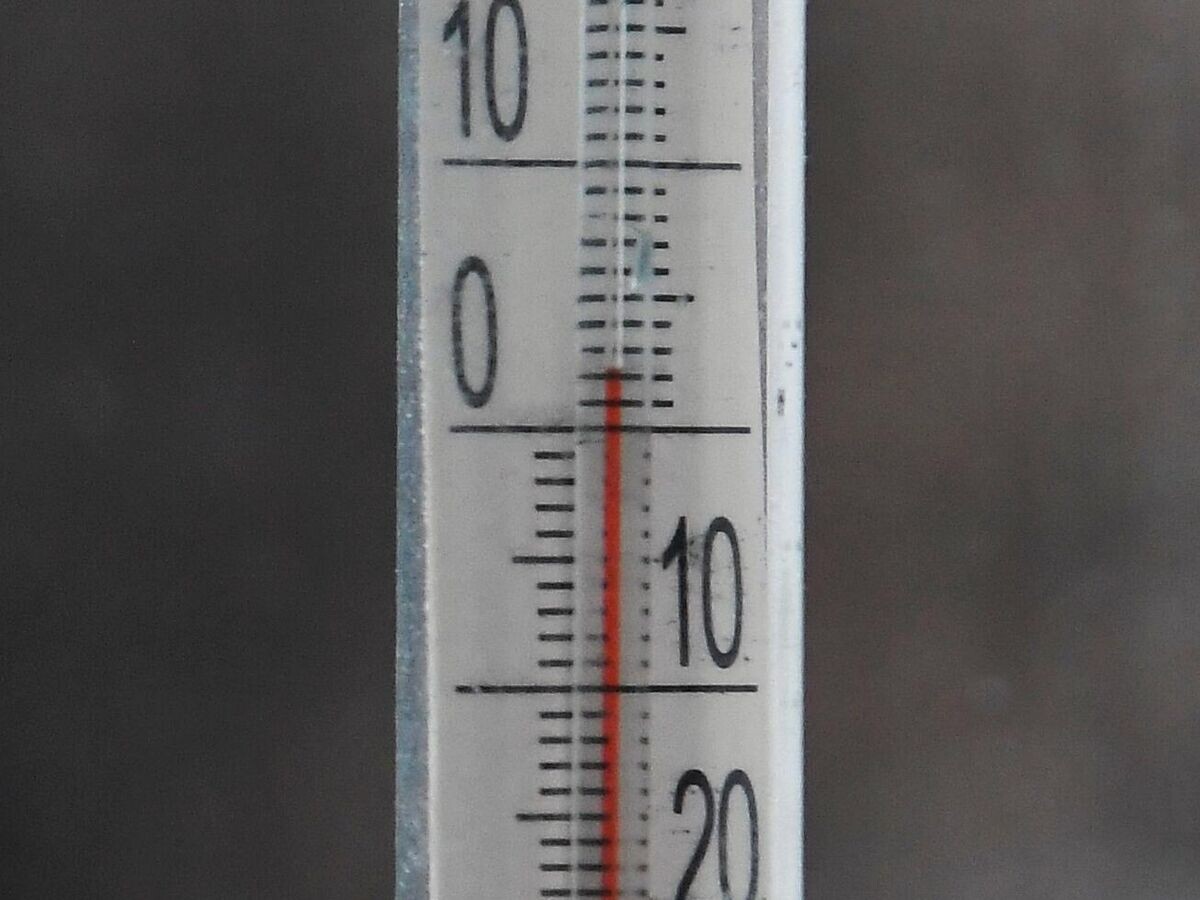    Термометр на окне одной из квартир в Москве© РИА Новости / Екатерина Чеснокова