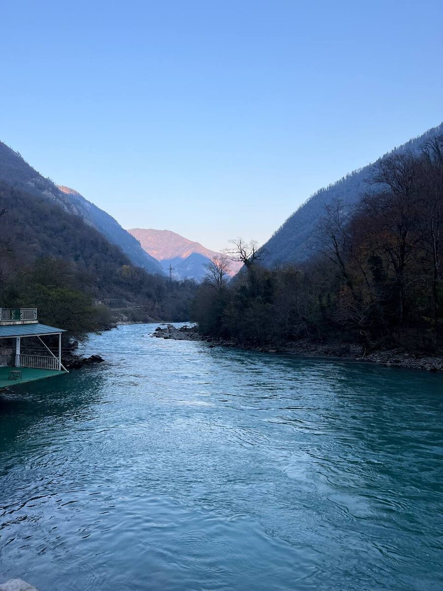 Деньги - это бесконечный поток. Источник неиссякаем.