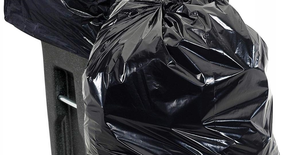 Нужно ли платить за мусор (ТКО), если не живёшь в доме? Юридические нюансы владения недвижимостью