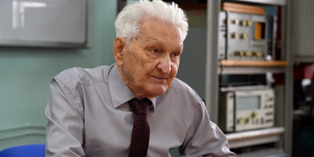 «Жены сами пичкают мужиков колбасами и прочим мусором, а потом удивляются, что те мрут в 60, а то и раньше» - академик бьет тревогу