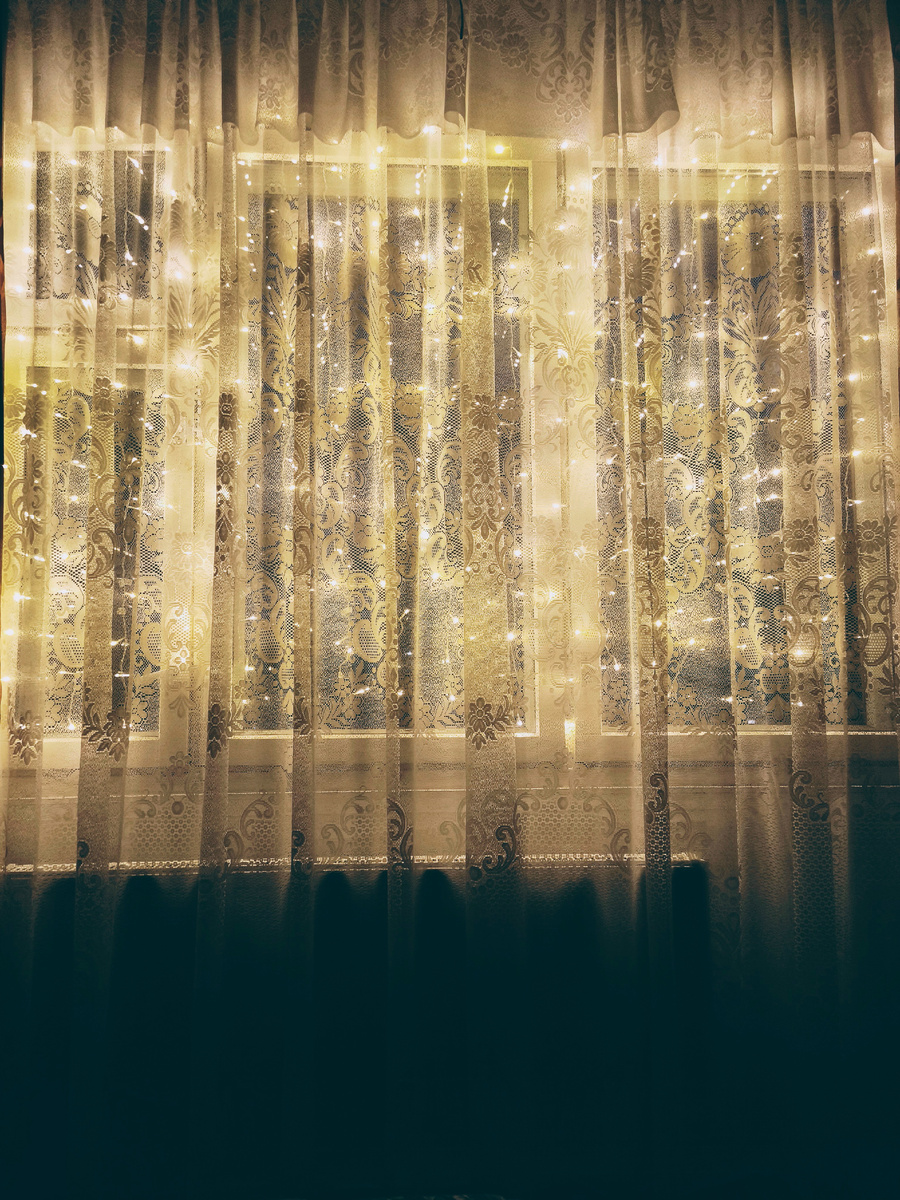 Гирлянда-штора. +10 к новогоднему настроению)