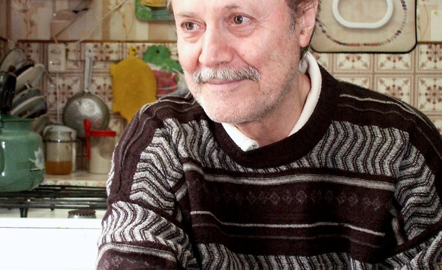 Не умел делать подарки, отдавал жене весь кошелек со словами "купи сама" и ненавидел быт. Каким мужем и отцом был Юрий Соломин