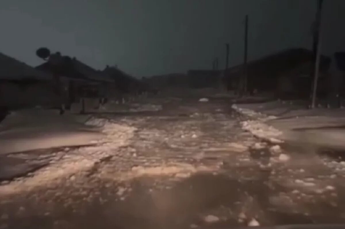    Жители села Ивашка остались без света и отопления из-за рухнувшего столба