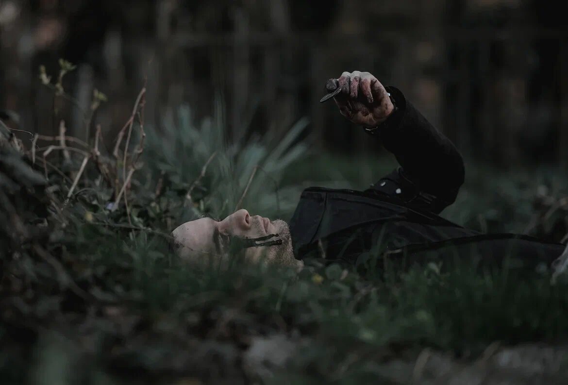 Вам необходимо вернуть себя в ресурсное состояние. Иначе велик риск притянуть такого же измученного человека. 