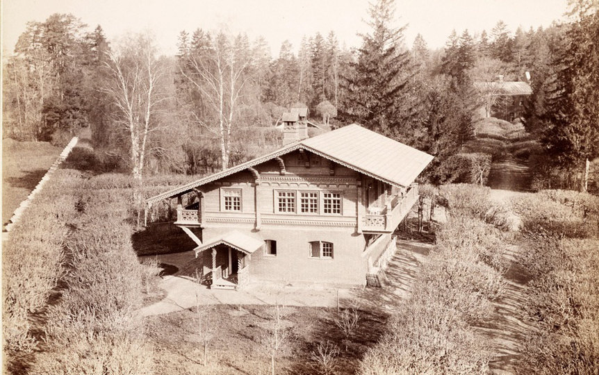 В усадьбе Кусково завершилась реставрация Швейцарского домика.