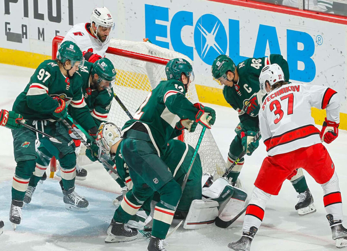     В США назвали два клуба НХЛ, которые могут быть заинтересованы в обмене Свечникова