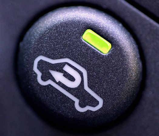 Что такое система рециркуляции воздуха в салоне и почему ее нужно включать в пробке?