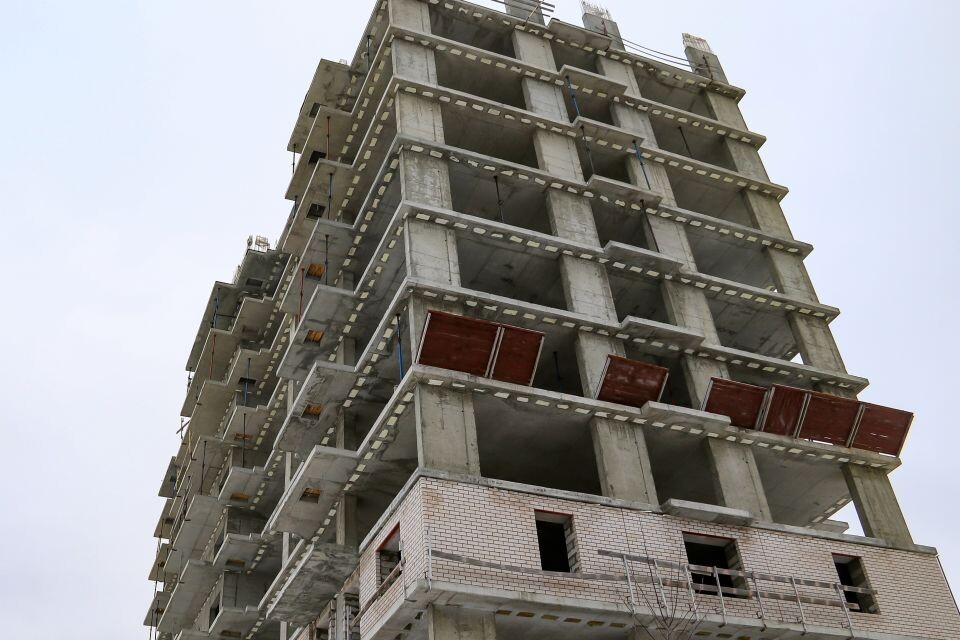    Строительная площадка на улице Советской Армии, 38а. Декабрь 2025 года. Источник: Виталий Барабаш/"Толк"