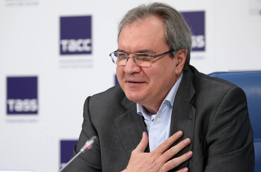 глава Совета по правам человека Валерий Фадеев.     По словам «правозащитника» - мигранты могут создавать культурные землячества, но организовывать аналоги среди русских, чья история тесно связана с государством, неуместно.