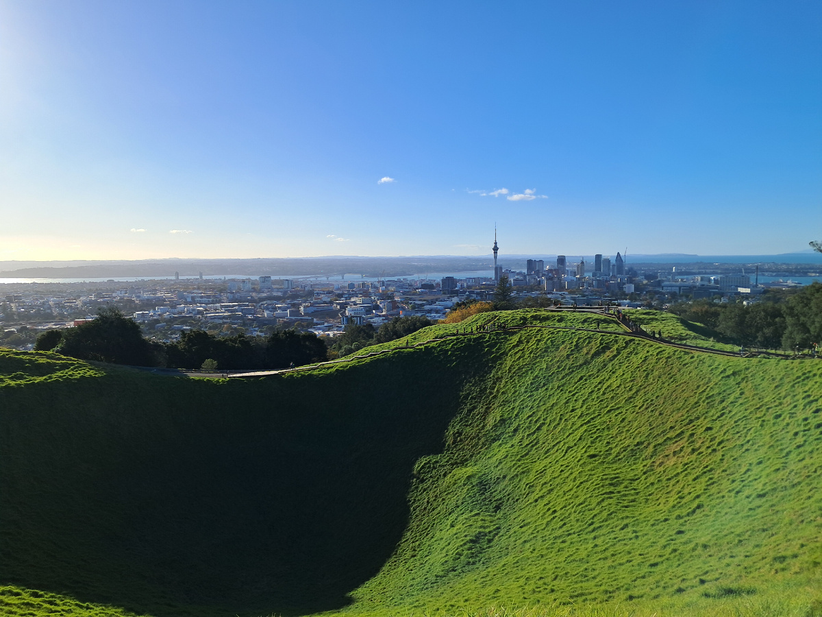 Вид с Mount Eden на Окленд 