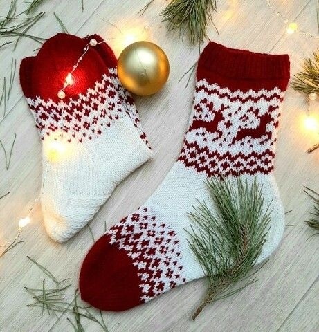 "Новогоднее настроение спицами"