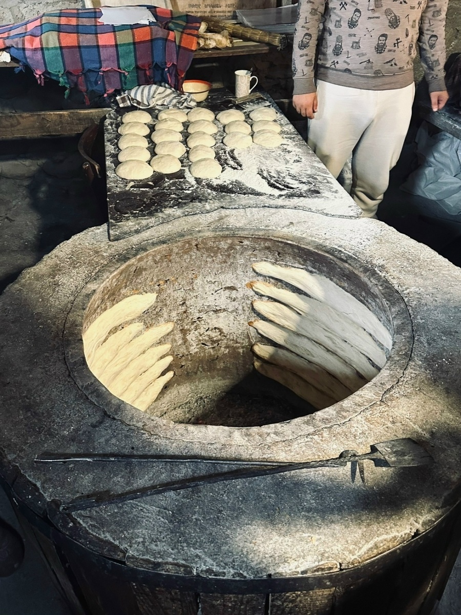 Давно мечтал поесть свежеиспеченного хлеба...