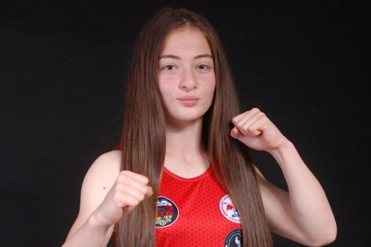 Анна Цомартова