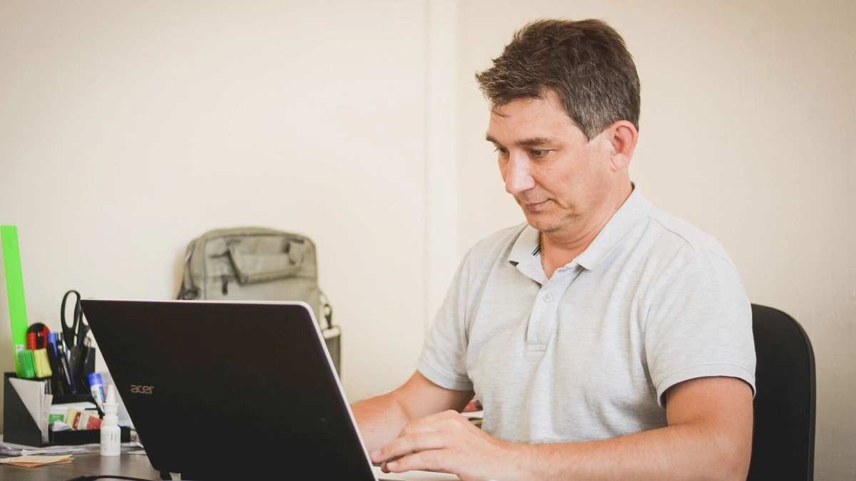 Исследования показали, что разговоры с ИИ в период реальных выборов в ряде стран приводили к измеримым изменениям в политических предпочтениях избирателей. Фото: 1MI