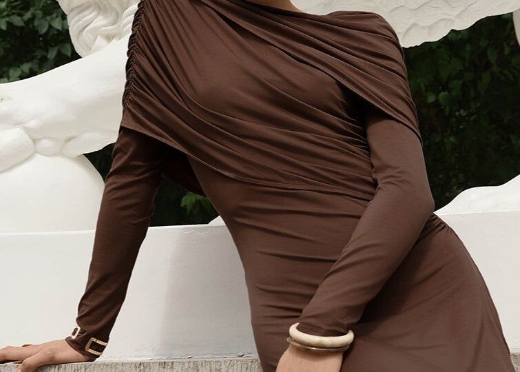 5 удачных цветовых сочетаний с шоколадным платьем для женщин 35+