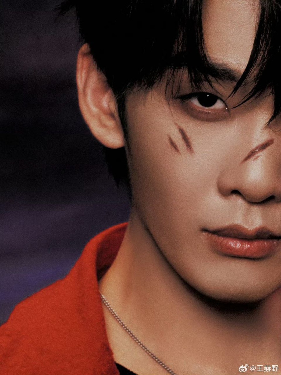 Певец Ван Хэе. Смотрите больше в галерее...