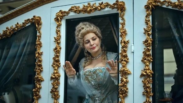    Кадр из трейлера фильма «Шальная императрица»/Кинокомпания «Наше кино»/kinopoisk.ru