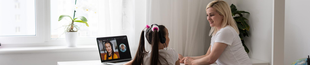 «А кто будет следить за моим ребёнком?» — главный вопрос родителей при переходе на онлайн‑обучение. Ответ: целая команда профессионалов.

Разбираем, как мы выстраиваем взаимодействие:

ежедневные отчёты о прогрессе;

мгновенная обратная связь от учителей;

совместные родительские собрания.

Убедитесь сами: запишитесь на экскурсию по нашей платформе — покажем, как это работает.