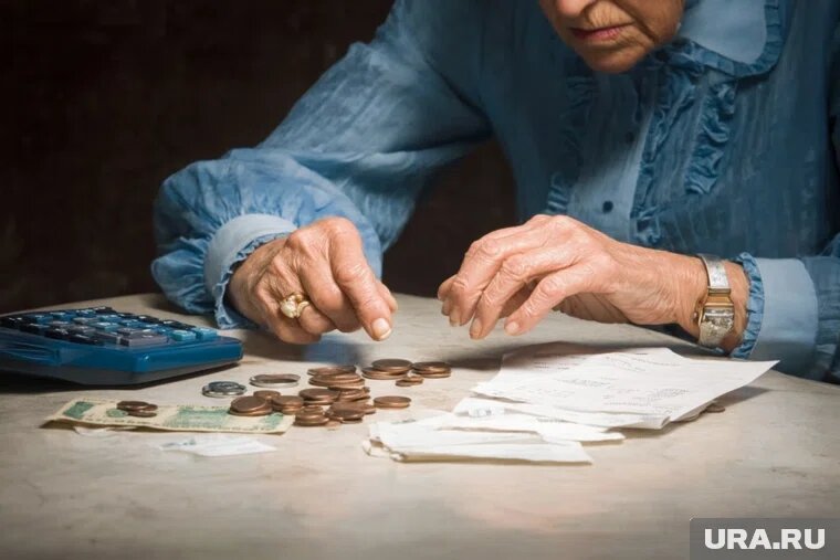 На пенсию смогут выйти женщины, достигшие возраста 59 лет. Фото: Создано в Midjourney © URA.RU