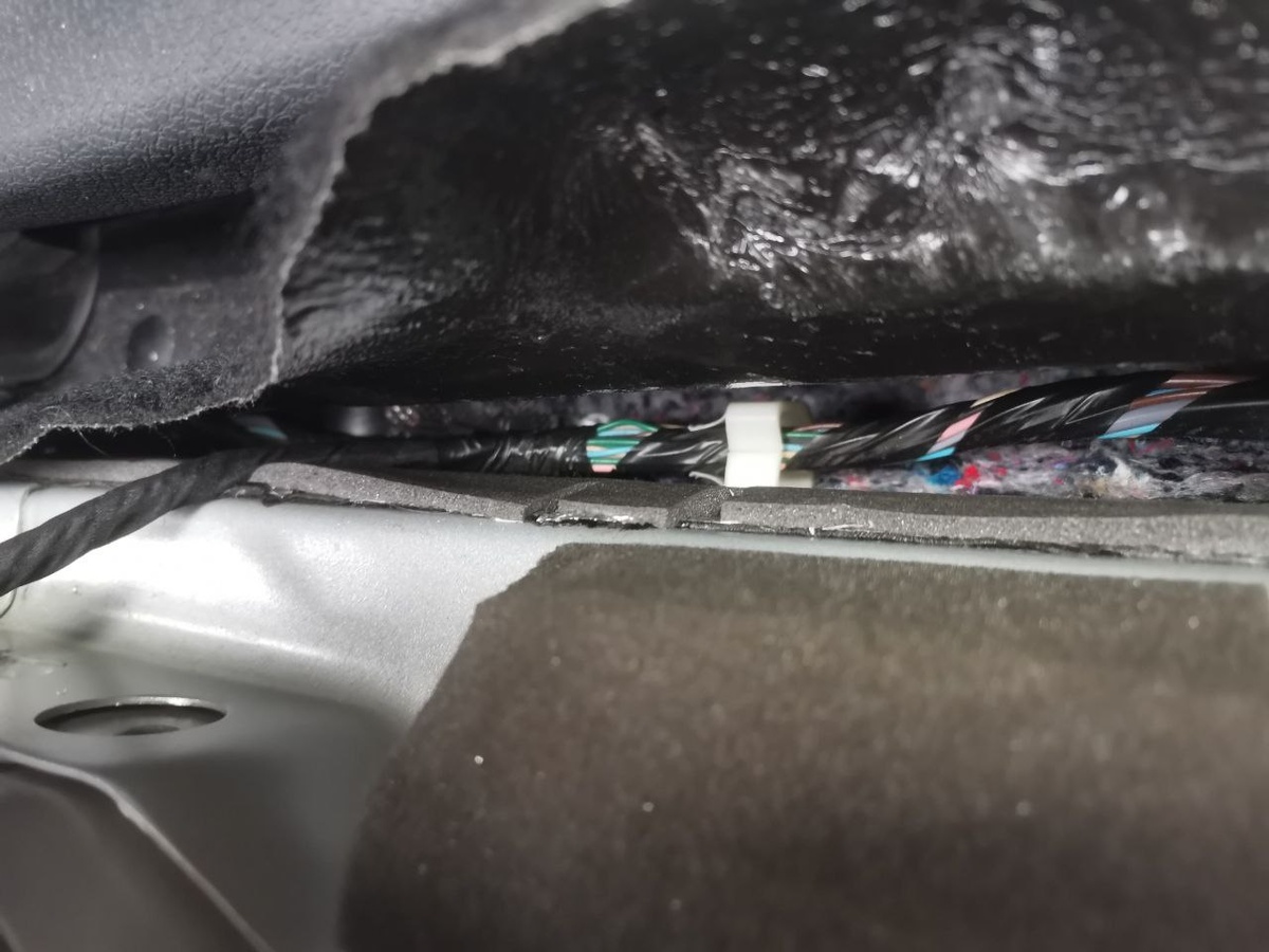 Мы возьмём аудиосигнал со штатной проводки