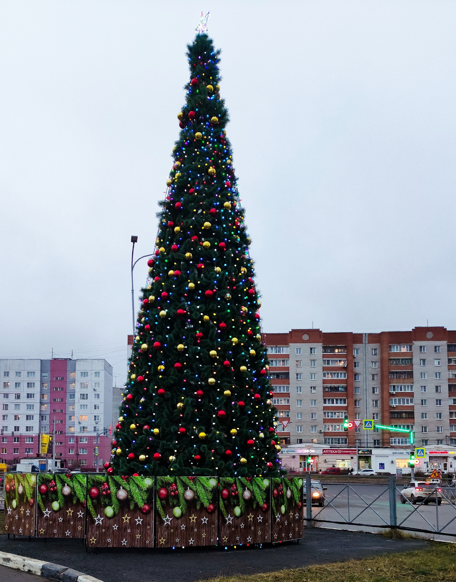 Наш район уже нарядился, но квартиру хочу в другом. Отсюда вечные пробки.