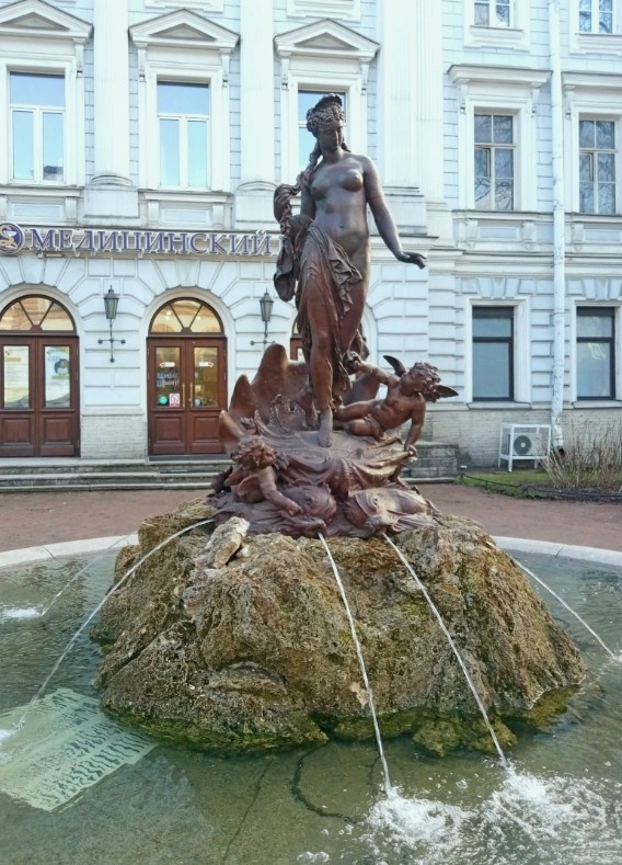 Скульптура «Рождения Афродиты». Фото из моего архива