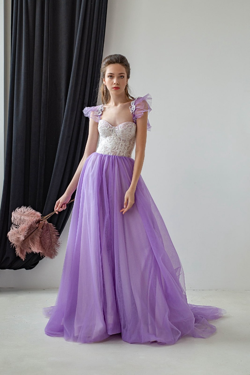 Платье из моей студии на модели.