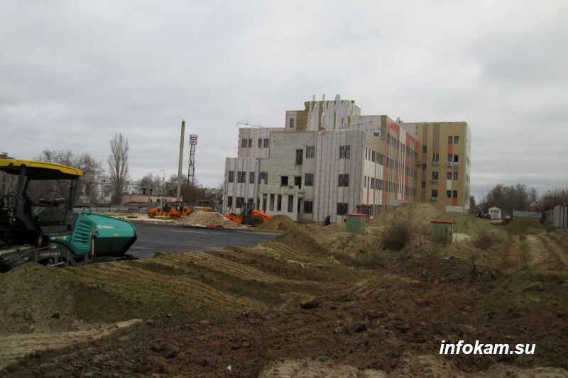    На стройке новой поликлиники в Камышине